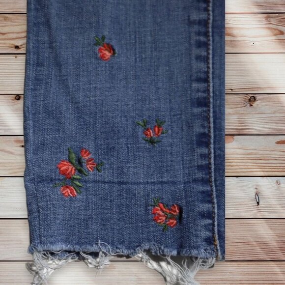 Levi's Shaping Skinny Embroidered Jeans Waist 26 - Picture 11 of 11